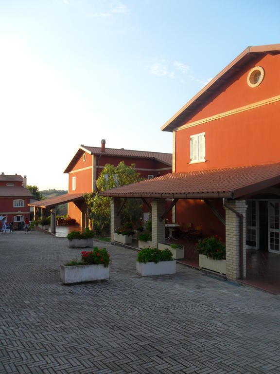 Отель Fattoria Cerreto Мошано-Сант'Анджело Экстерьер фото